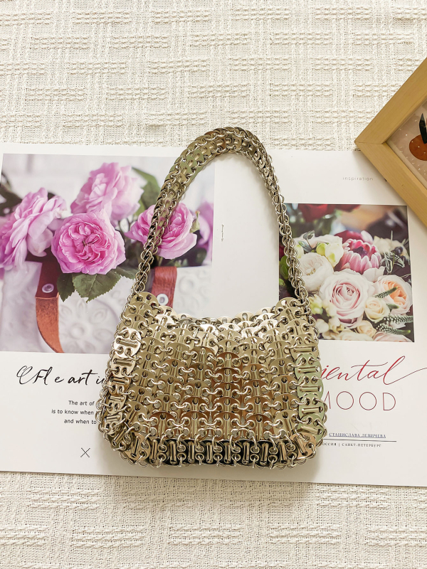 Shanggu Geantă de umăr în stil street, din metal, țesută, formă de pernă, cu paiete, compartimente interne pentru telefon și documente, vară 2025