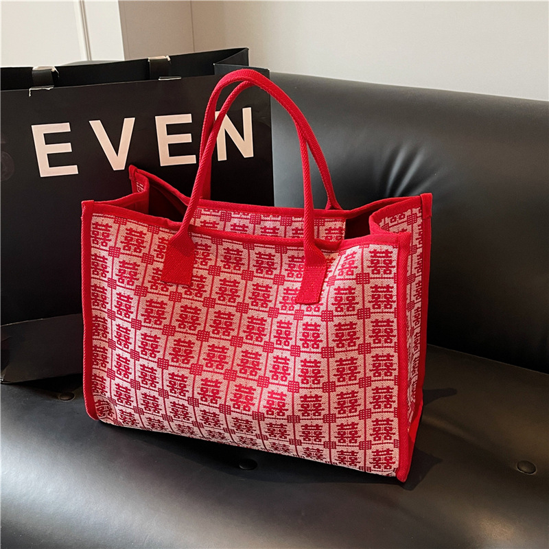 Geantă de nuntă din pânză, tote în stil literar-artist național, formă orizontală pătrată, închidere cu fermoar, buzunar interior cu fermoar