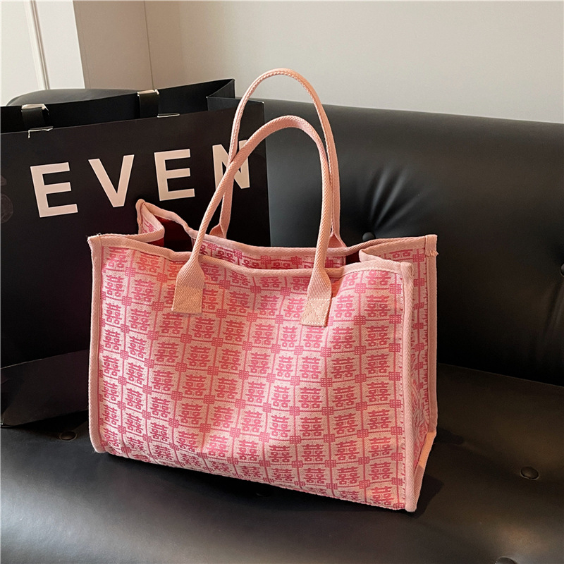 Geantă de nuntă din pânză, tote în stil literar-artist național, formă orizontală pătrată, închidere cu fermoar, buzunar interior cu fermoar