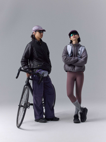 Zimná bunda s výplňou z polyesteru, vonkajší materiál z nylonu, zips, stojací golier