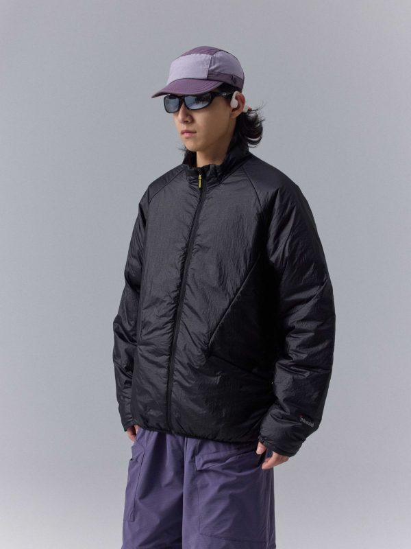 Zimná bunda s výplňou z polyesteru, vonkajší materiál z nylonu, zips, stojací golier