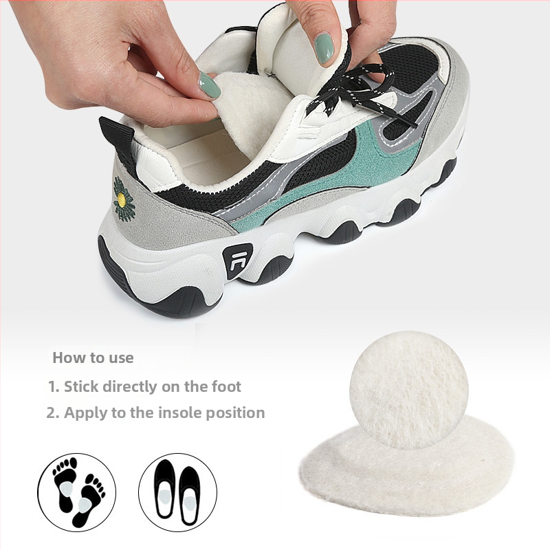 Priekšējās pēdas daļas uzlikas no filca - pašlīmējoša, elpojoša; samazina spiedienu un nolietojumu; piemērota sporta kurpēm, ādas, ikdienas un auduma kurpēm