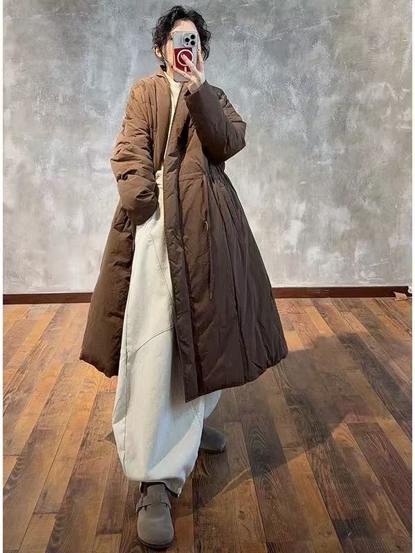 Kongmi dlhý dámsky pérový kabát v literárno-retrom štýle, A-strih, nylonový materiál, 86–90% peria, 101–200 g výplň, bez goliera, Zima 2024