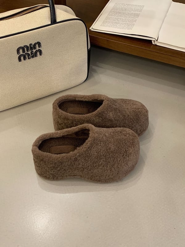 Birkenstock inspirirane papuče s plišanim gornjim dijelom i umjetnim krznom iznutra (Baotou prst; Ulični stil; Unutrašnjost: umjetno krzno; Zimska kolekcija 2025)