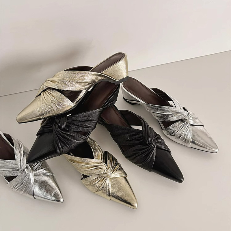 Női báránybőr felsőrészű slip-on mule, hegyes orrú, PU talp, belső magasság-növelés