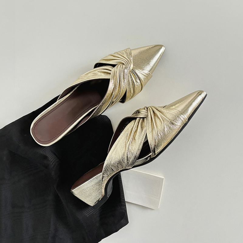 Női báránybőr felsőrészű slip-on mule, hegyes orrú, PU talp, belső magasság-növelés