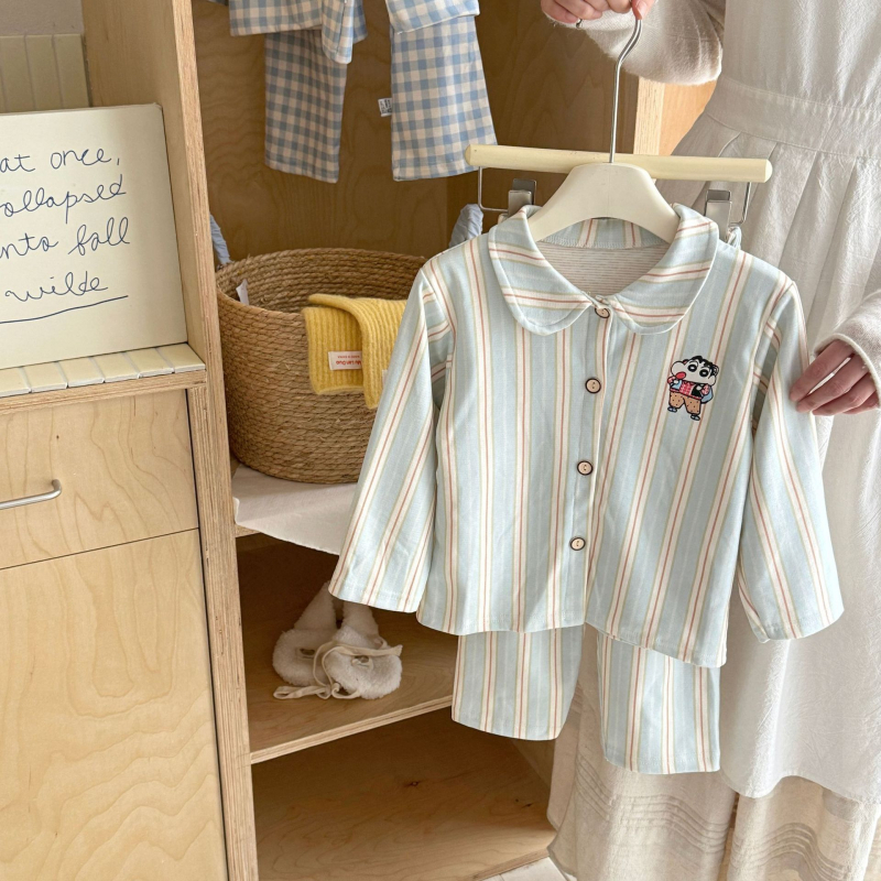 Kétrészes gyerek pizsama szett Koreai stílusban, 3–8 éveseknek, poliészter 93,1%, minták: cartoon/ állatok/ kockás, téli, tavaszi és őszi viseletre