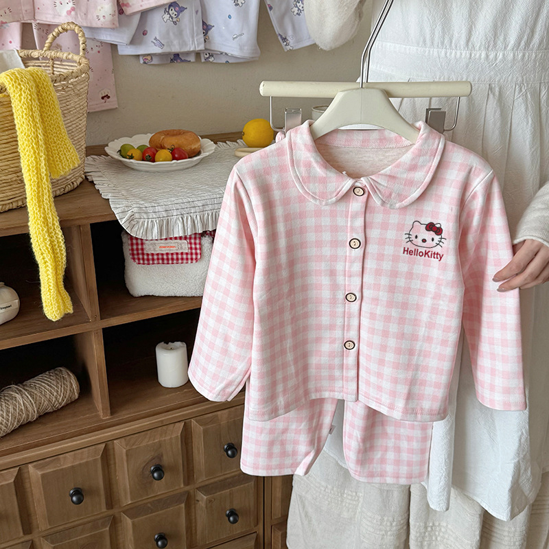 Kétrészes gyerek pizsama szett Koreai stílusban, 3–8 éveseknek, poliészter 93,1%, minták: cartoon/ állatok/ kockás, téli, tavaszi és őszi viseletre