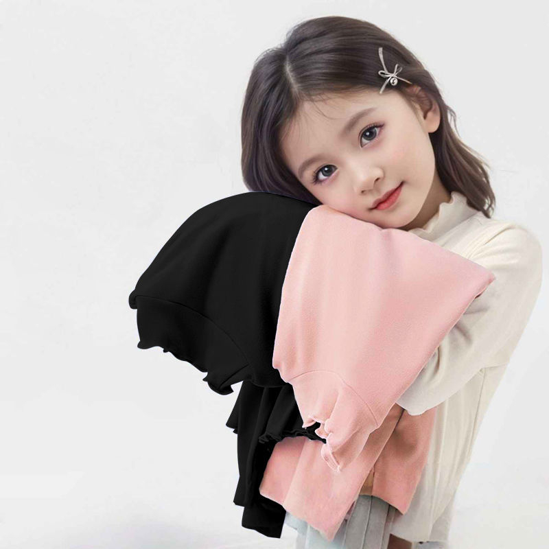 Vaikų terminis bazinis marškinėlis mergaitėms su raukšlėmis kraštuose ir aukštu kaklu, 95% poliesteris, minkšta apdaila, pavasario ir rudens sezonui, amžius 3–8 metų.