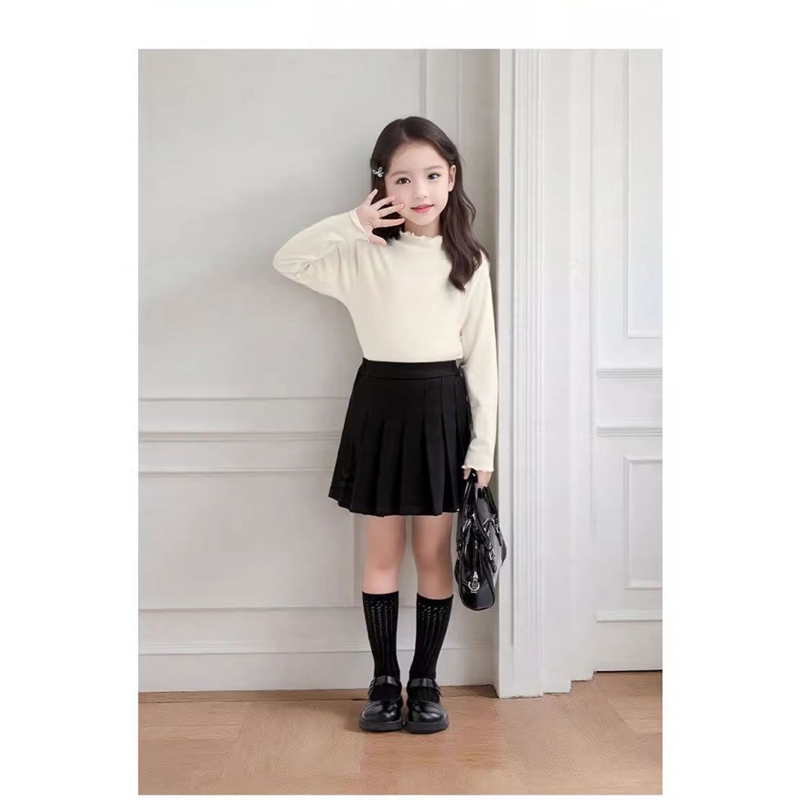 Vaikų terminis bazinis marškinėlis mergaitėms su raukšlėmis kraštuose ir aukštu kaklu, 95% poliesteris, minkšta apdaila, pavasario ir rudens sezonui, amžius 3–8 metų.