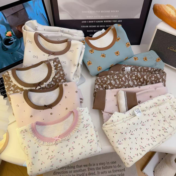 Gyerekek melegítő alsó-felső készlet, vastag műszálkeverék, antibakteriális, nedvességelvezető, hosszú ujjú, kerek nyakú, koreai stílusú osztott dizájn, 3–8 éveseknek, tél