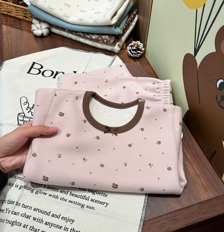 Gyerekek melegítő alsó-felső készlet, vastag műszálkeverék, antibakteriális, nedvességelvezető, hosszú ujjú, kerek nyakú, koreai stílusú osztott dizájn, 3–8 éveseknek, tél