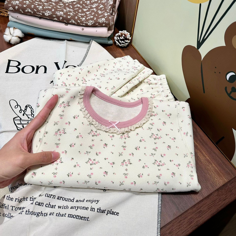 Gyerekek melegítő alsó-felső készlet, vastag műszálkeverék, antibakteriális, nedvességelvezető, hosszú ujjú, kerek nyakú, koreai stílusú osztott dizájn, 3–8 éveseknek, tél