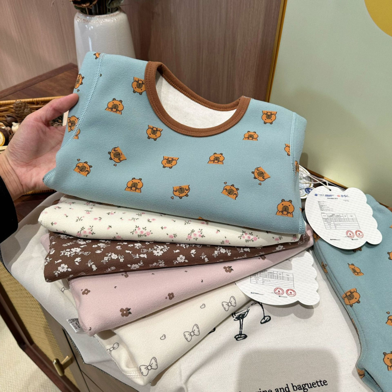 Gyerekek melegítő alsó-felső készlet, vastag műszálkeverék, antibakteriális, nedvességelvezető, hosszú ujjú, kerek nyakú, koreai stílusú osztott dizájn, 3–8 éveseknek, tél