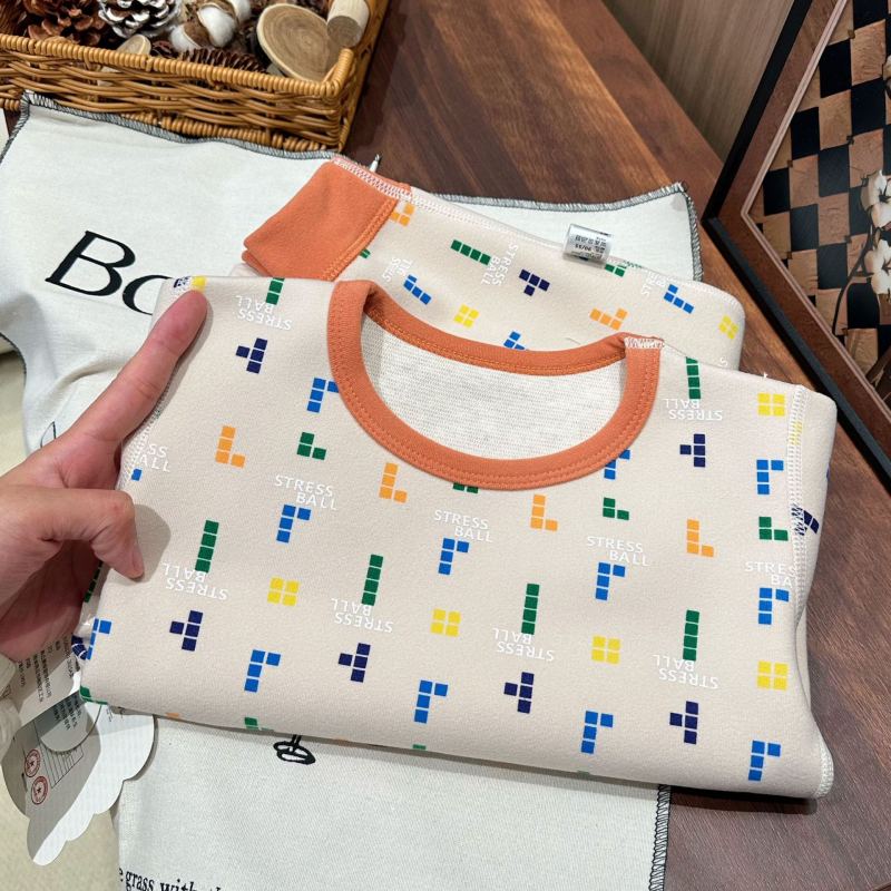 Gyerekek melegítő alsó-felső készlet, vastag műszálkeverék, antibakteriális, nedvességelvezető, hosszú ujjú, kerek nyakú, koreai stílusú osztott dizájn, 3–8 éveseknek, tél