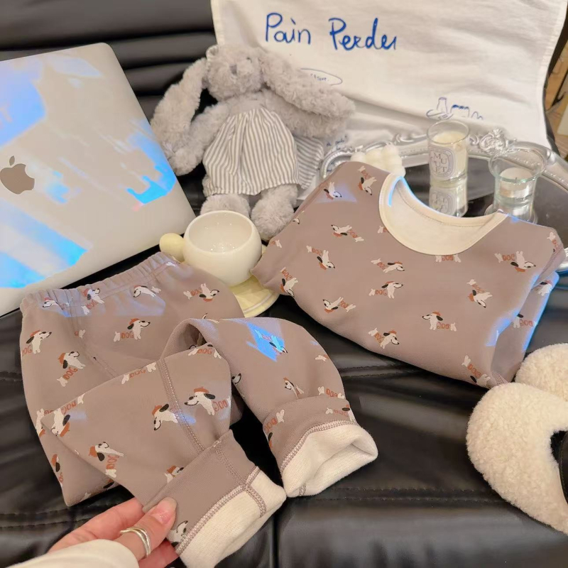 Gyerekek melegítő alsó-felső készlet, vastag műszálkeverék, antibakteriális, nedvességelvezető, hosszú ujjú, kerek nyakú, koreai stílusú osztott dizájn, 3–8 éveseknek, tél