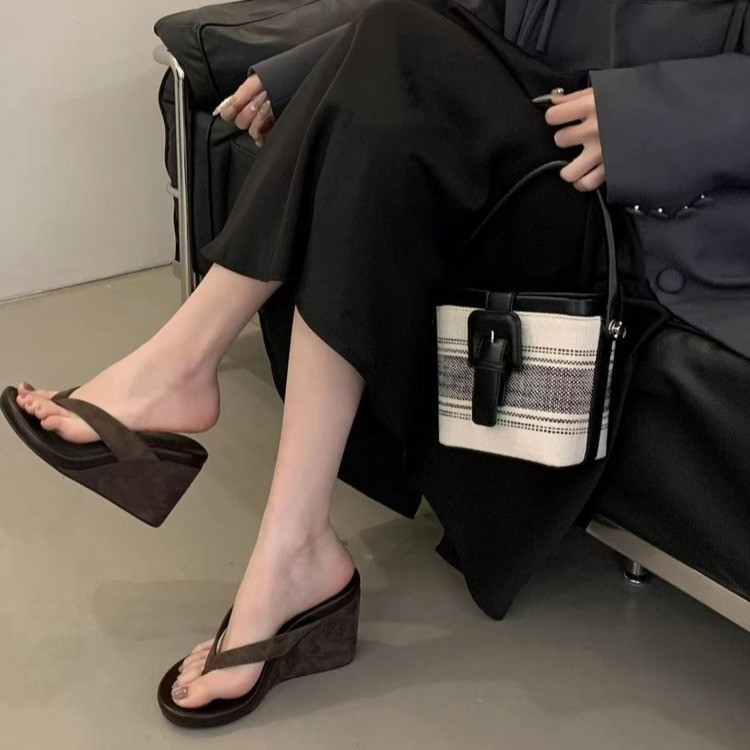 Naiste libisemiskindlad paksu tallaga platvorm-sandaalid ümmarguse varba, pealmine kiht super-fiber, kummist tallap, lihtne stiil, 2025 kevad