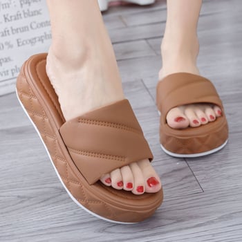 Női egypántos platformos szandál, PVC felsőrész, PVC talp, körkörös orr, bélés nélkül, nyári viselet
