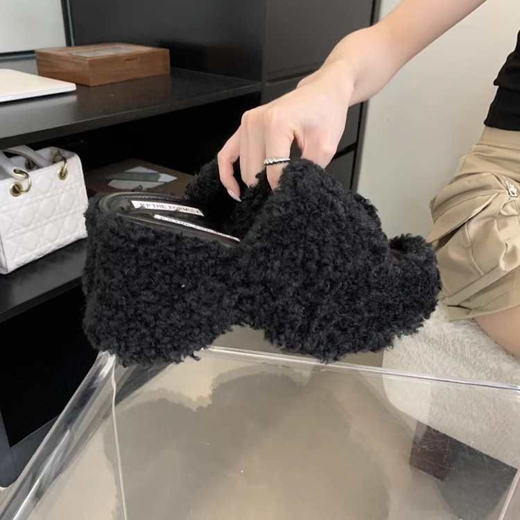 Ženske sandale s platformom, otvoreni prsti, umjetno pliš na gornjoj strani, gumena potplata, bez podstava, zima 2025