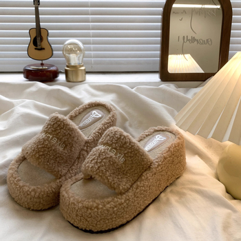 Ženske platforme sandale, 7 cm visine, gornji dio od ovčje vune, jednopasni remen, gumeni potplat, zaobljena špička