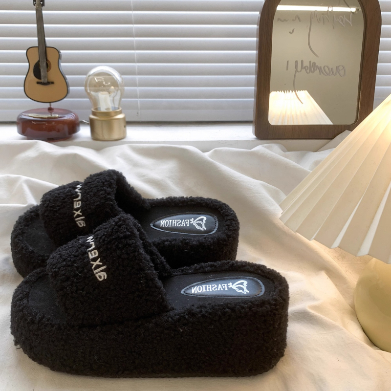 Ženske platforme sandale, 7 cm visine, gornji dio od ovčje vune, jednopasni remen, gumeni potplat, zaobljena špička