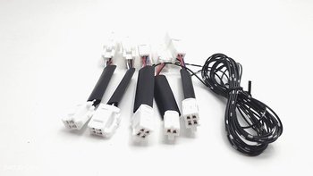 Lingxiang Toyota RAV4 2020 galinis žibintas su laidų rinkiniu – visiškai ryškus stabdymo žibintas prieš galinį susidūrimą