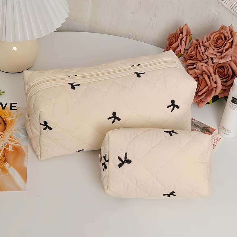 Prenosna torbica za make-up s velikim kapacitetom, mašna detalj, prešivena pamuk tkanina, podstava od poliestera, zatvaranje preklopnim poklopcem