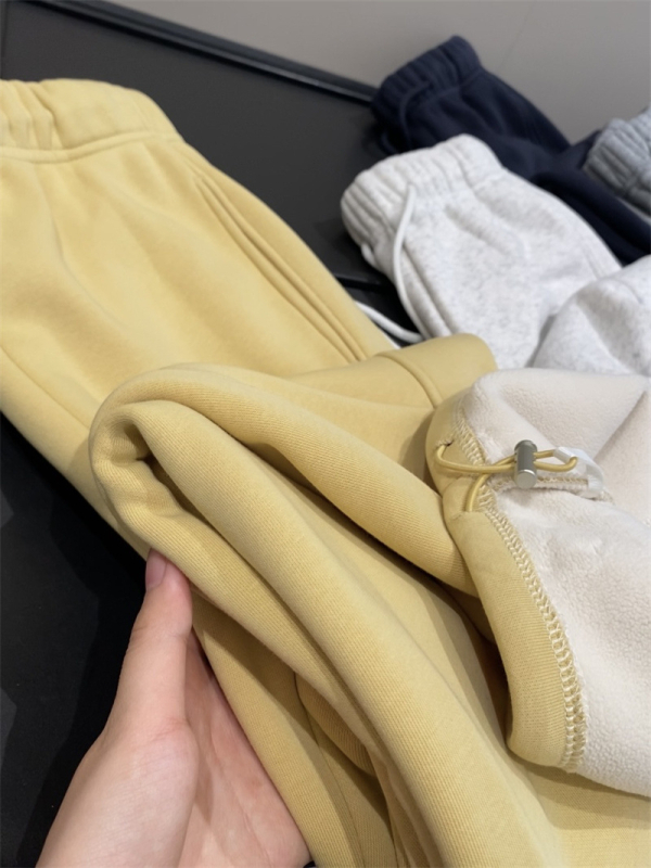 Naiste talve püksid fliisvoodriga, ülimalt paksud, mikroelastsed, loomulik vöökoht, sirge lõige