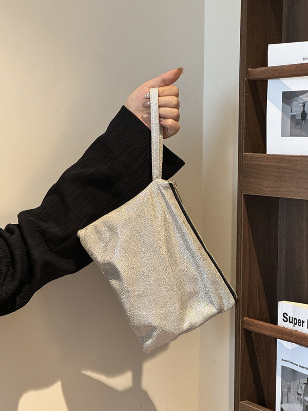 Clutch táska | Poliészter, kis négyszögletes stílus, vízszintes formájú, cipzár, belső zseb a telefonhoz