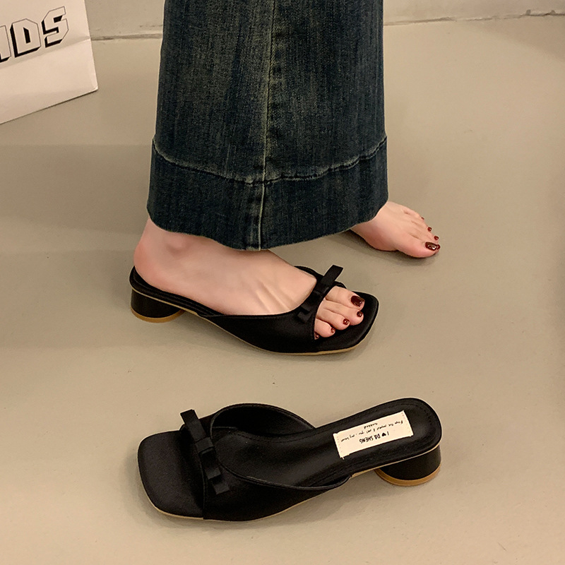 Sandale s mašnicom, kvadratnim nosom, PU gornji dio, bez podstavlja, gumeni potplat, korejski stil, visok debeli pet, proljeće 2025