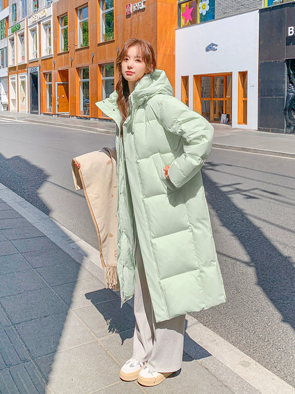 Dámska bunda s kačacím perím, kapucňou, dlhá, hrubá, polyester; výplň kačacieho peria 86–90%, 301–350 g