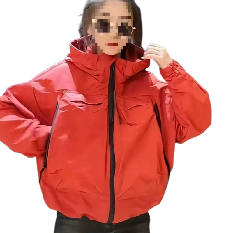 Kapuljačasta oversize baseball jakna s pamukovim podstavom, chenille-spandex materijal, panelno šivanje, ziper