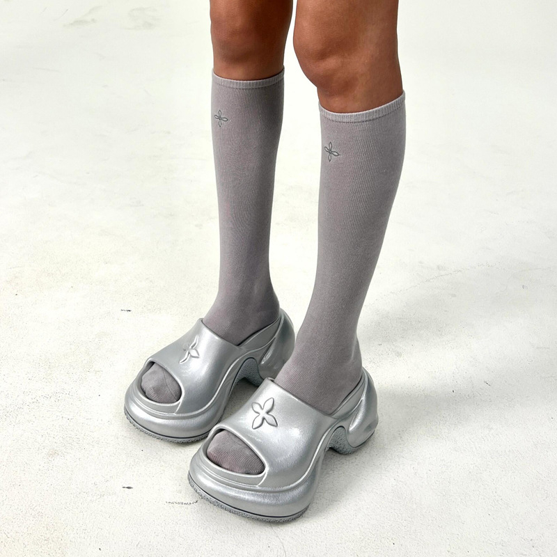 Naiste sandaalid ristiliste rihmadega ja paksu platvormiga, EVA ülemine ja EVA talla, ümmargune varvas