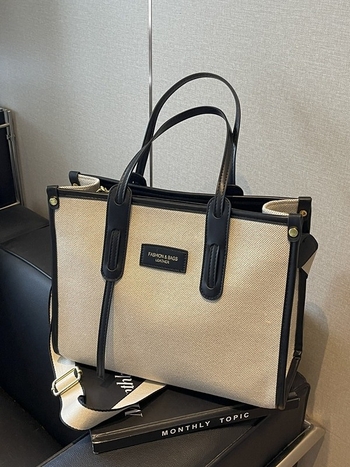 Geantă Tote pentru călătorii, din canvas, formă orizontală dreptunghiulară, închidere cu fermoar, buzunare interioare pentru telefon și documente