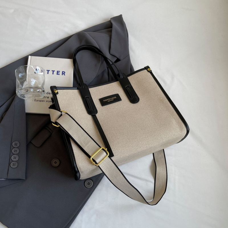 Geantă Tote pentru călătorii, din canvas, formă orizontală dreptunghiulară, închidere cu fermoar, buzunare interioare pentru telefon și documente