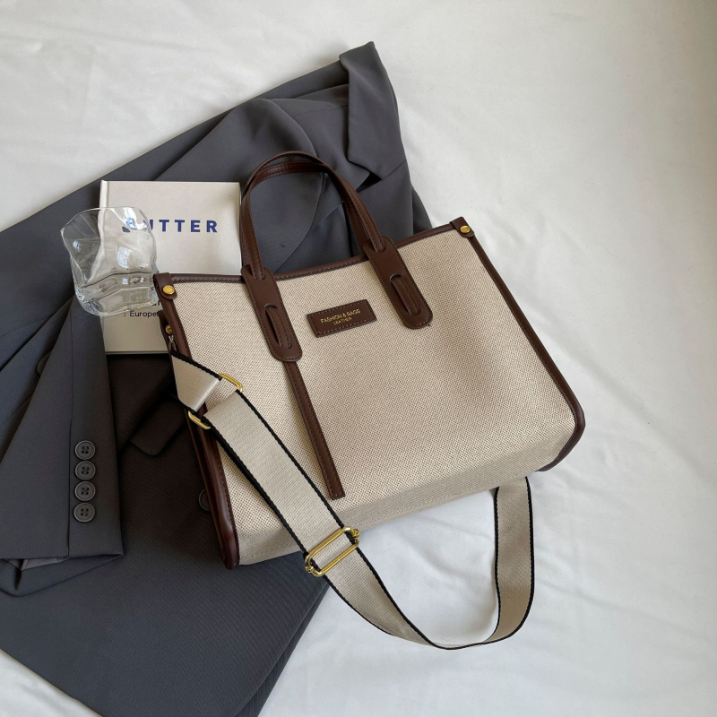 Geantă Tote pentru călătorii, din canvas, formă orizontală dreptunghiulară, închidere cu fermoar, buzunare interioare pentru telefon și documente