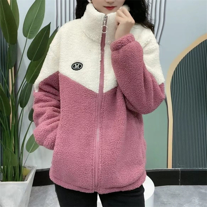 Női középhosszú polár fleece dzseki, laza szabású, álló gallér, cipzárral, hosszú ujjú; anyag: polár fleece; fő anyag: acetát 70–80%