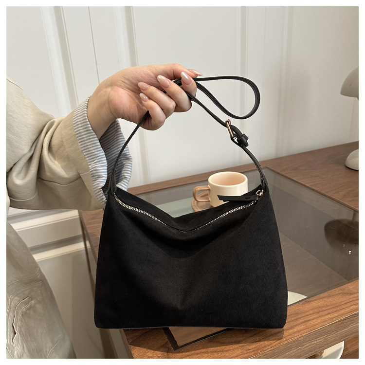 Geantă crossbody din nailon, stil urban minimalist, formă de cutie, închidere cu fermoar, Iarna 2025