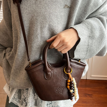 Geantă crossbody pentru femei, minimalism urban, material PU, formă orizontală pătrată, fermoar