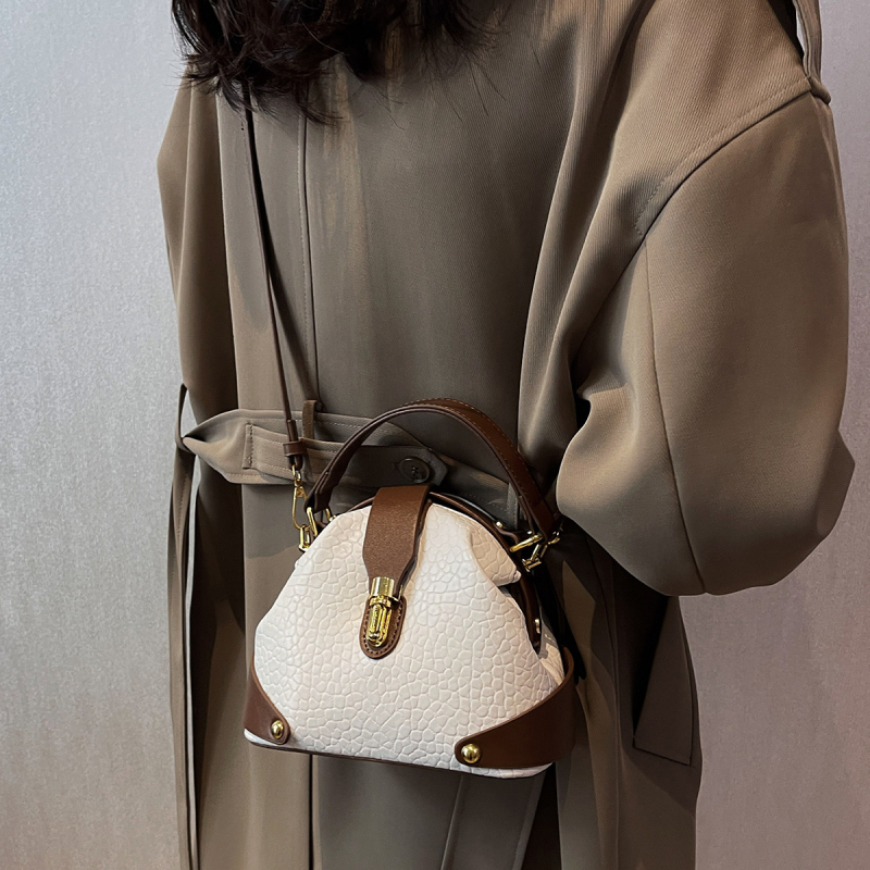 Geantă crossbody din PU, în formă de cochilie, închidere cu lacăt, căptușeală din poliester, buzunar pentru ID, curea simplă, vară 2025