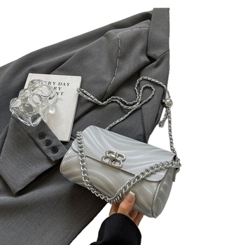 Geantă de umăr din piele, curea în lanț, formă rotundă ca pernă, închidere cu fermoar, căptușeală din poliester, buzunar interior cu fermoar