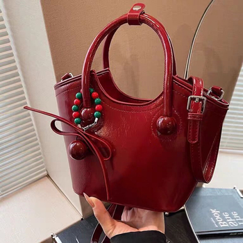 Geantă bucket din PU cu fermoar, stil urban minimalist, buzunare interioare pentru telefon și card de identificare