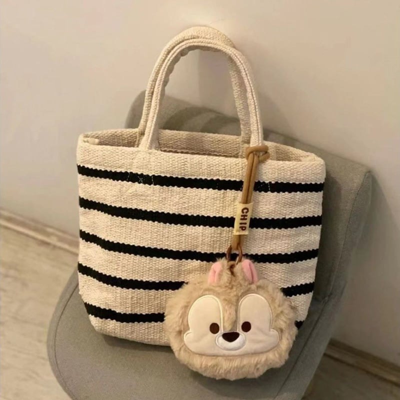 Geantă Tote tricotată, din pânză dungată, formă rotundă, deschidere deschisă, căptușeală nylon, buzunar intern patch, curele duble