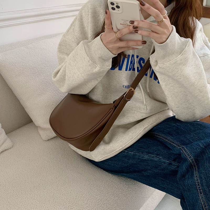 Geantă Dumpling Bag din PU pentru femei — crossbody, stil Dumpling Bag, închidere cu fermoar