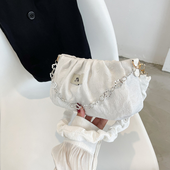 Geantă mică din nylon, pătrată, cu lanț — crossbody, buzunar deschis, material moale