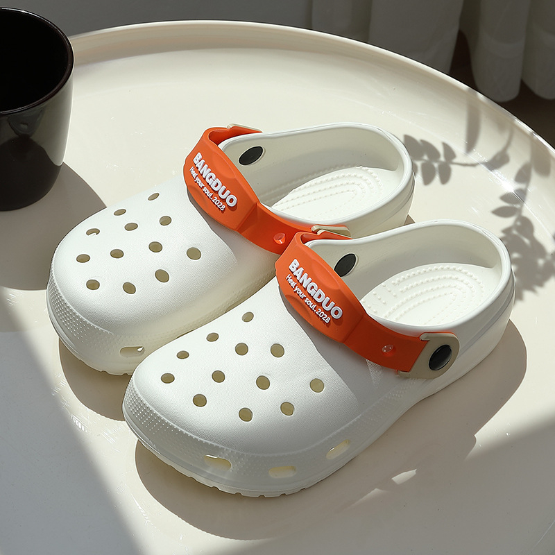 Uniszex lyukas cipő – EVA felső és talp, csúszásmentes, talp 3-4 cm, injektálási öntési technológia