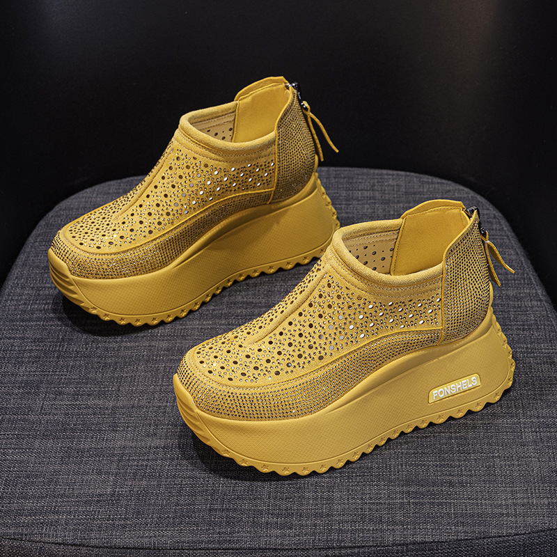 Sandale damă perforate, cu platformă groasă, vârf rotund, talpă din poliuretan respirantă, vara 2025