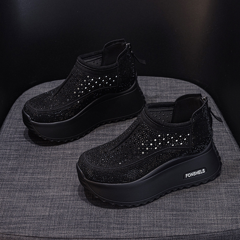 Sandale damă perforate, cu platformă groasă, vârf rotund, talpă din poliuretan respirantă, vara 2025