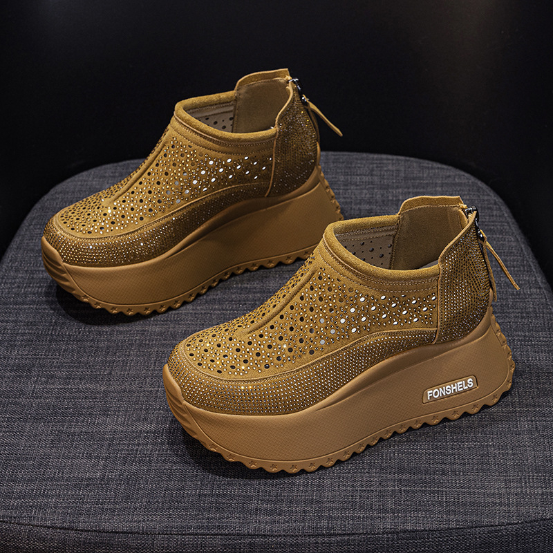 Sandale damă perforate, cu platformă groasă, vârf rotund, talpă din poliuretan respirantă, vara 2025