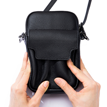 Natūralios odos mobiliojo telefono dėklas su užtrauktuku, vertikalus kvadratinio silueto, vidinė kišenė telefonui, miesto minimalistinis dizainas